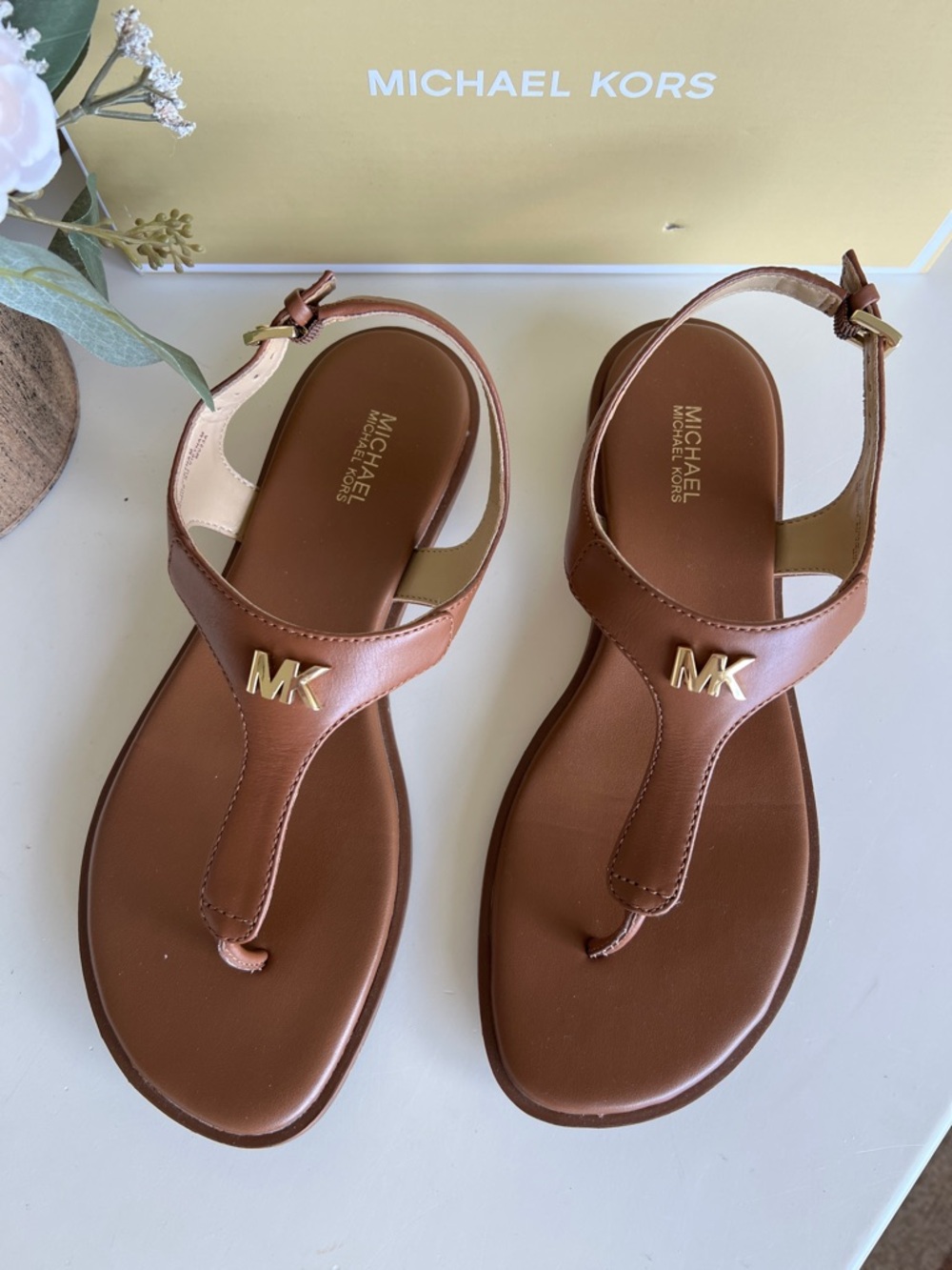 MICHAEL KORS Melanie Thong Sandal 🌸 sz 8